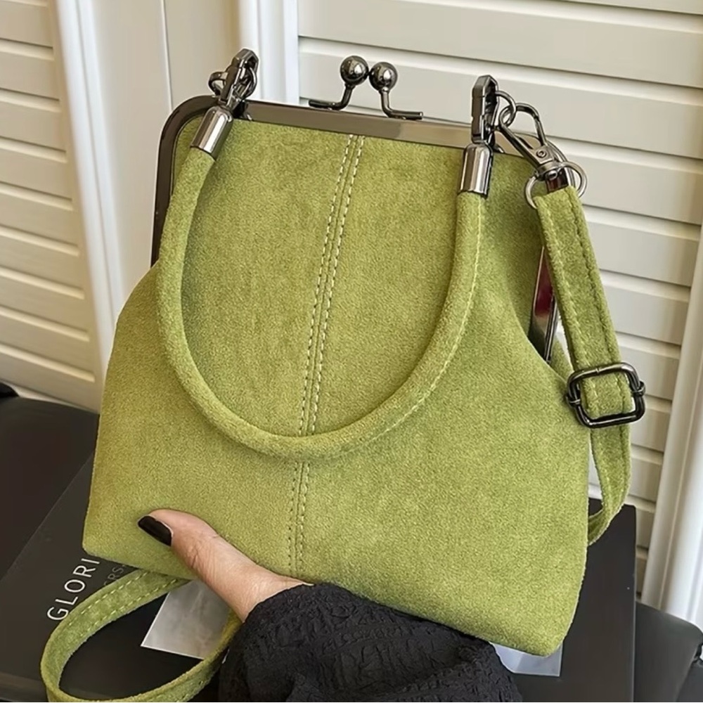 UNIQUE GREEN HANDBAG W/STRAP by Gecko